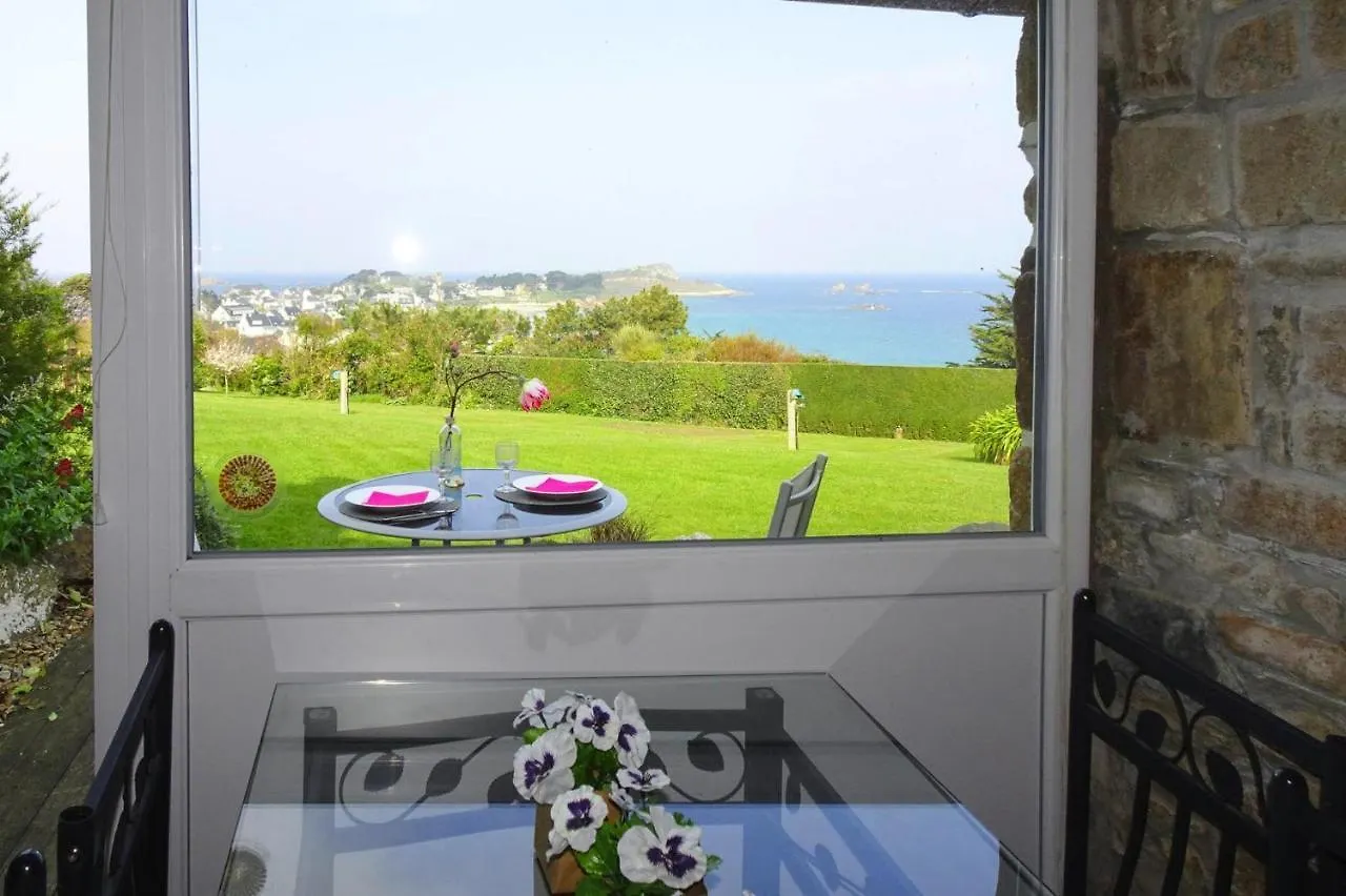 Holiday home Natural Stone House With Private Jacuzzi Plougasnou